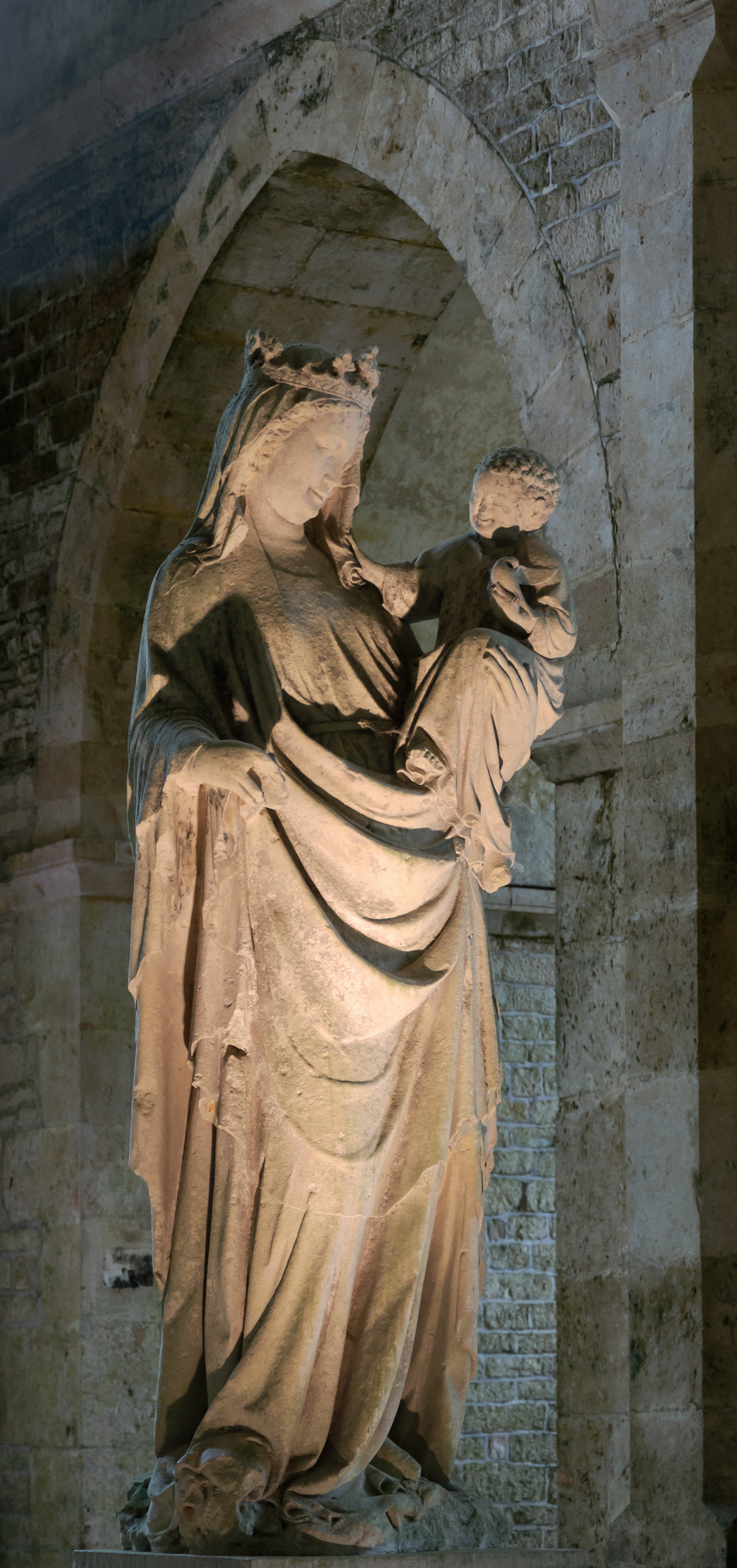 Vierge à l'Enfant, Abbaye de Fontenay (Marmagne,  Côte-d'Or, Bourgogne, France)