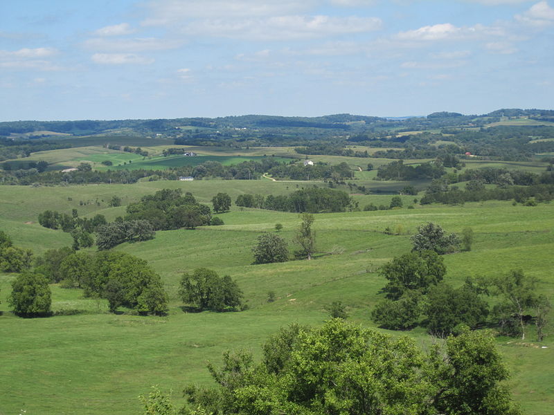 he rolling hills of northwestern Illinois Date24 August 2009, 14:07:39 (according to Exif data); August 2009 Source Own work Author User: (WT-shared) Ethajek at wts wikivoyage