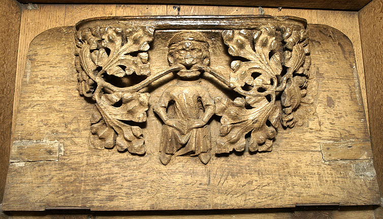 Description English: A photograph of a misericord in Southwell Minster, taken by myself in 2005. Date 20 November 2006 (original upload date) Source Transferred from en.wikipedia to Commons by Kurpfalzbilder.de using CommonsHelper. Author MedievalRich at English Wikipedia