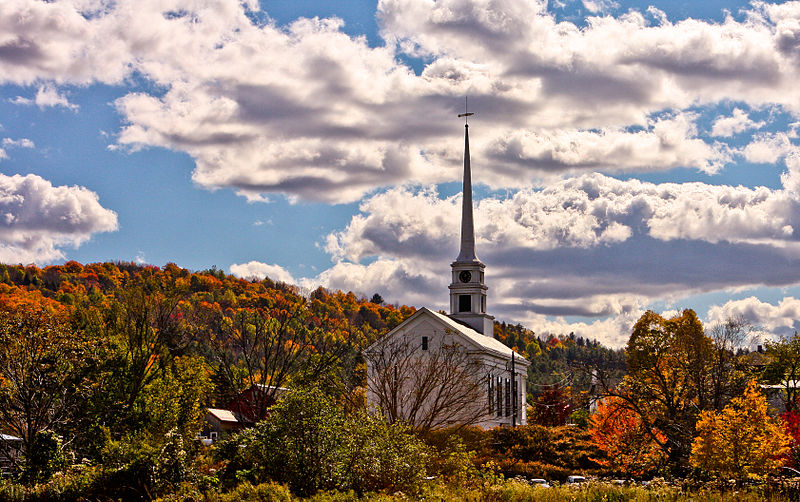  Description English: Fall in New England. Date	11 October 2008 Source	Church and Autumn Leaves - Stowe, VT Author	Patrick from Barrington, RI, Moretown, VT, United States (CC BY 2.0)