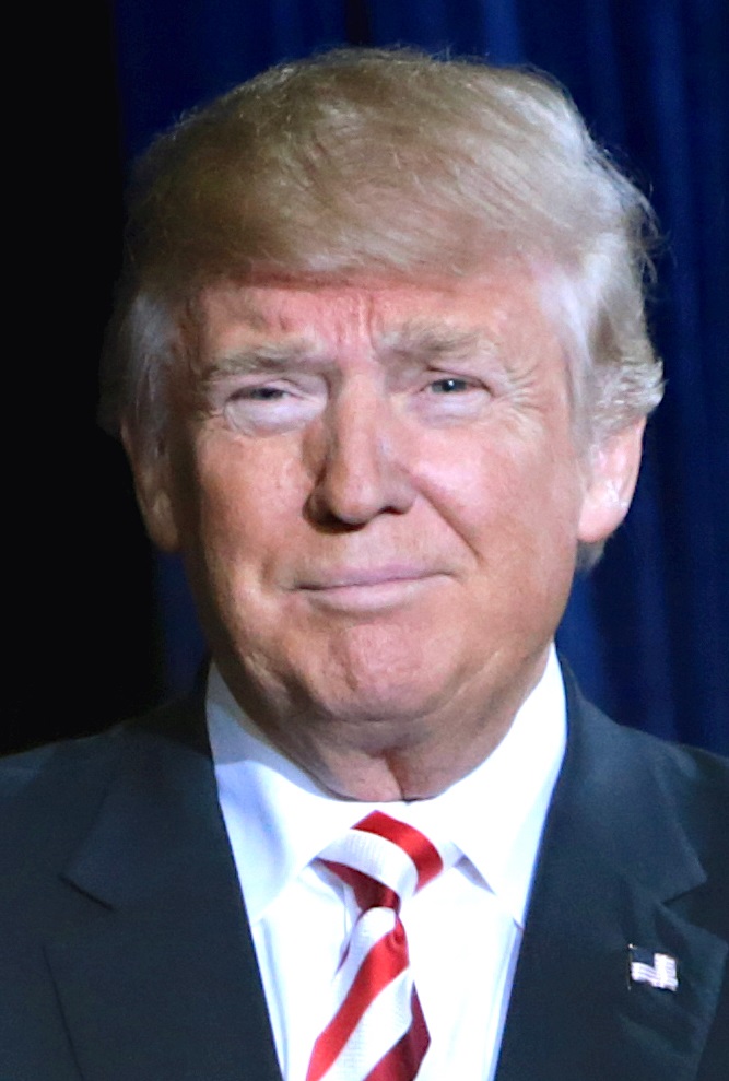 Description English: Donald Trump speaking with supporters at a campaign rally at the Prescott Valley Event Center in Prescott Valley, Arizona. Date 4 October 2016, 14:06:52 Source Cropped from File:Donald Trump, October 2016 by Gage Skidmore.jpg Author https://www.flickr.com/photos/gageskidmore/ (CC BY-SA 4.0)