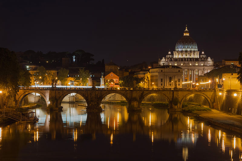 Description English: Saint Angelo Bridge over the Tiber River with the St. Peter's Basilica in the background from the Umberto I Bridge, Rome, Italy. Français : Le Pont Saint-Ange, la Basilique Saint-Pierre, le Tibre, depuis le pont Umberto I, Rome, Italie. Date 23 August 2013 Source Own work Author Jebulon (CC0 1.0)