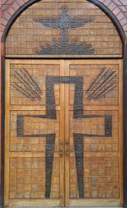 2017 church door El Bosque