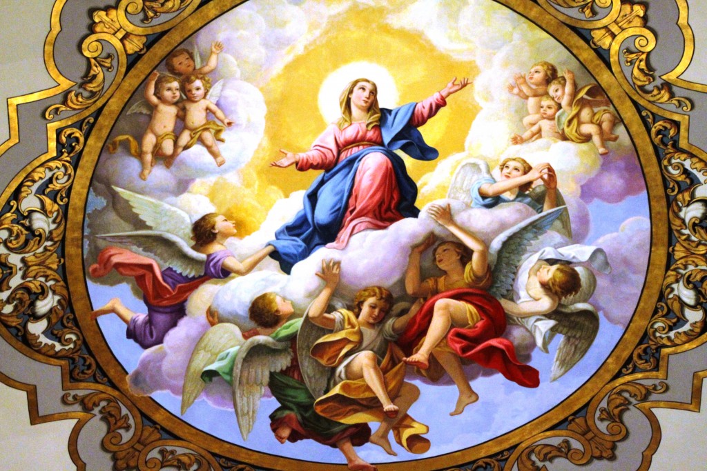 Fresco of the Assumption of Mary at the Basilica de La Macarena in Seville - by José Luiz Bernardes Ribeiro (Fresco_of_the_Assumption_of_Mary_-_Basílica_de_La_Macarena_-_Seville_2.jpg) [CC-BY-SA 3.0 (https://creativecommons.org/licenses/by-sa/3.0/)], via Wikimedia Commons