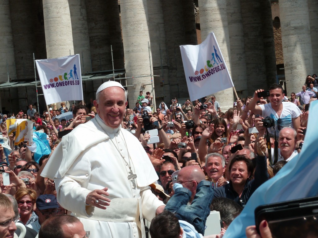 Pope Francis at St Peter's Square - by Edgar Jiménez from Porto, Portugal (Pope_Francis_among_the_people_at_St._Peters_Square_-_12_May_2013.jpg) [CC-BY-SA 2.0 (https://creativecommons.org/licenses/by-sa/2.0/)], via Flickr