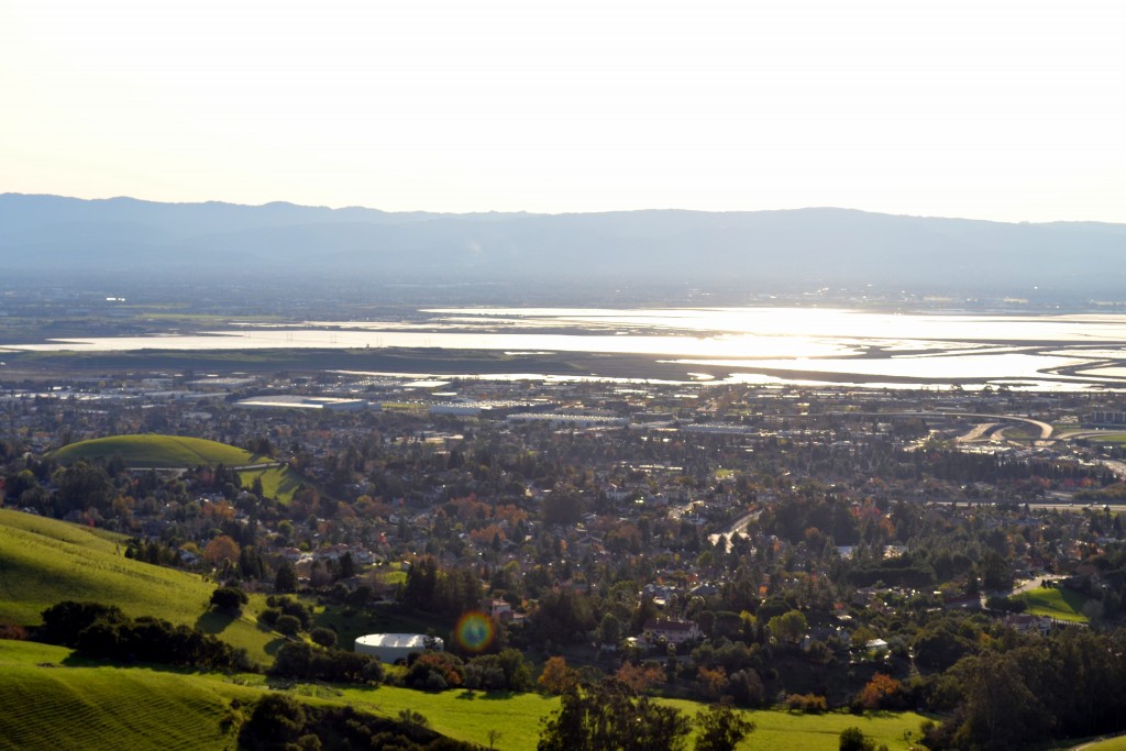 Fremont, CA from Mission Peak - by Oleg Alexandrov (South_San_Francisco_Bay_viewed_from_Mission_Peak_in_Fremont_California.jpg) [CC BY-SA 3.0 (https://creativecommons.org/licenses/by-sa/3.0/deed.en)], via Wikimedia Commons