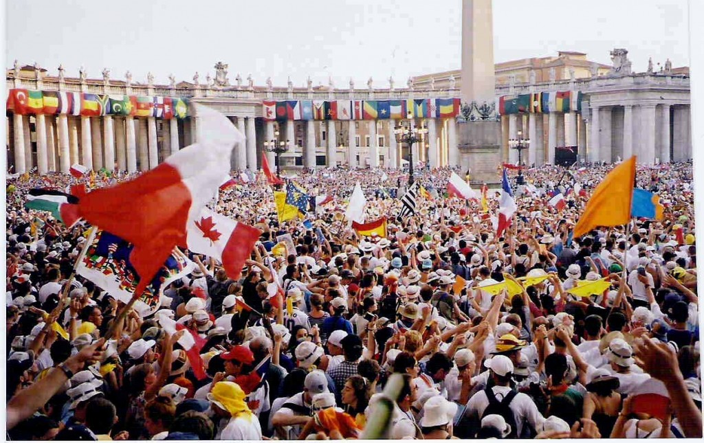 World Youth Day in Rome, 2000 - by User:sporki (Wydrome2000.jpg) [CC BY-SA 3.0 (https://creativecommons.org/licenses/by-sa/3.0/deed.en)], via Wikmedia Commons 