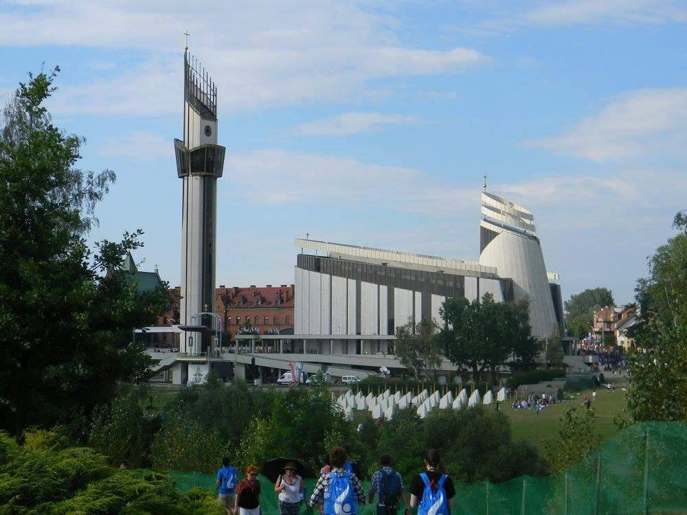 Young pilgrims make their way to the Divine Mercy Shrine outside of Kraków  during the festivities of WYD 2016 - photo by Eugenia Geisel