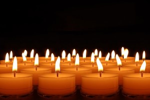 candles-492171_640