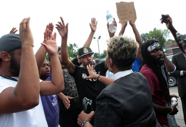 Robert-Cohen-Post-Dispatch-street-protest-Ferguson-600x410