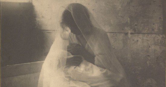 By Gertrude Käsebier (American, 1852 - 1934) (1852 - 1934) – photographer (American) Details of artist on Google Art Project [Public domain], via Wikimedia Commons