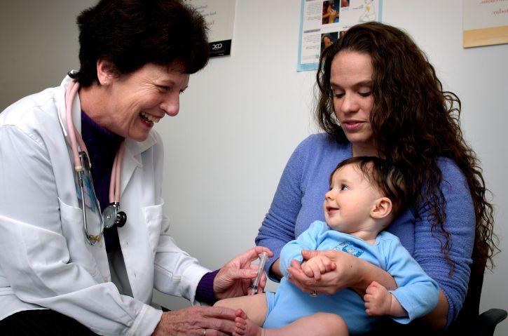 Photo of baby getting vaccinated (James Gathany, Judy Schmidt, USCDCP/Pixnio) 
