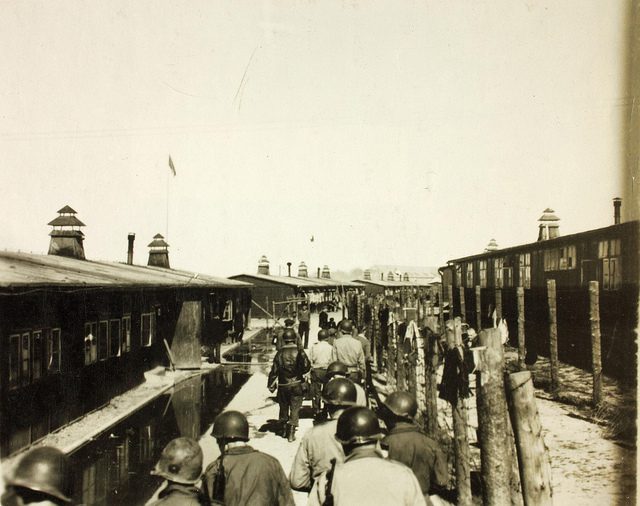 concentration camp, soldiers