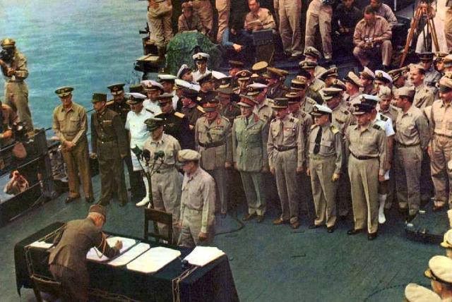 USS Missouri: the End of World War II in the Pacific: Japanese Surrender. September 2, 1945. Public domain. paukrus.flickr.com
