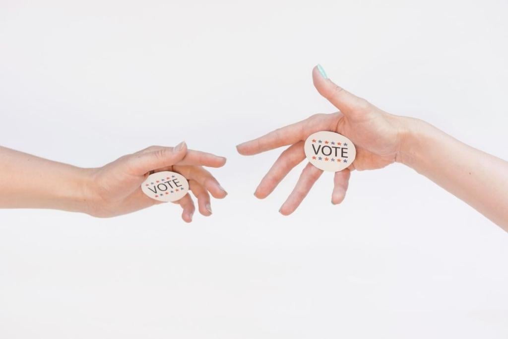 hands vote