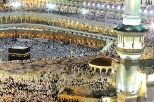 Kaaba Wikipic Before_the_Hajj_is_complete,_pilgrims_must_return_to_Mecca_to_perform_a_-farewell_tawaf-_around_the_Kaaba._-_Flickr_-_Al_Jazeera_English