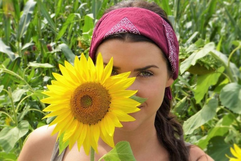 new moon in leo sunflower shine pagan witch eclipse magic magick astrology