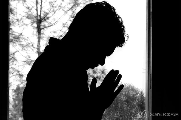 A believer praying - KP Yohannan - Gospel for Asia