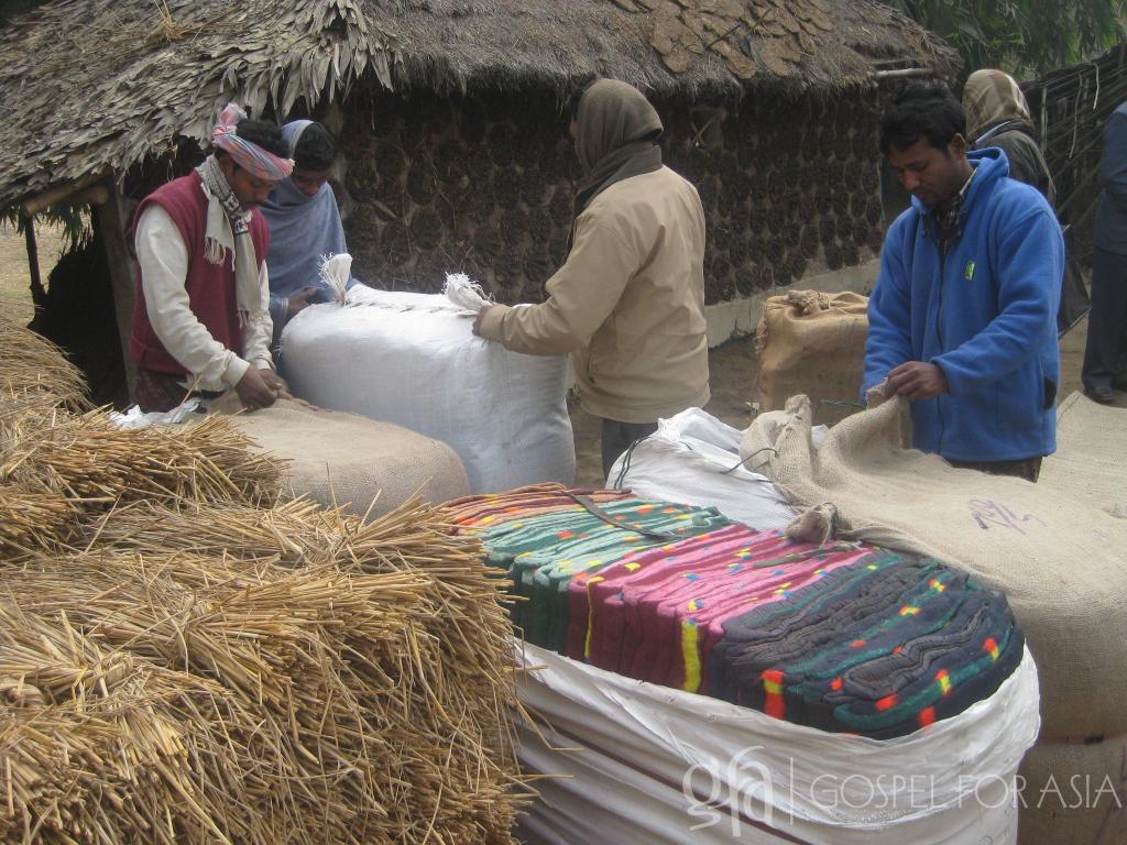 Gospel for Asia-supported workers to distribute blankets to needy families in Asia - KP Yohannan - Gospel for Asia