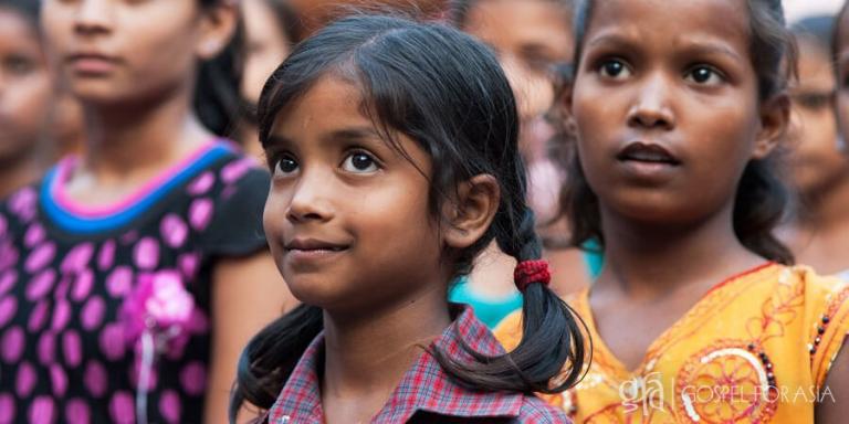 Christ's love brings hope in the eyes of a child - KP Yohannan - Gospel or Asia