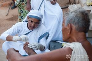 Discussing the pain leprosy patients, the suffering and isolation, and the healing and hope brought through Gospel for Asia Sisters of Compassion.