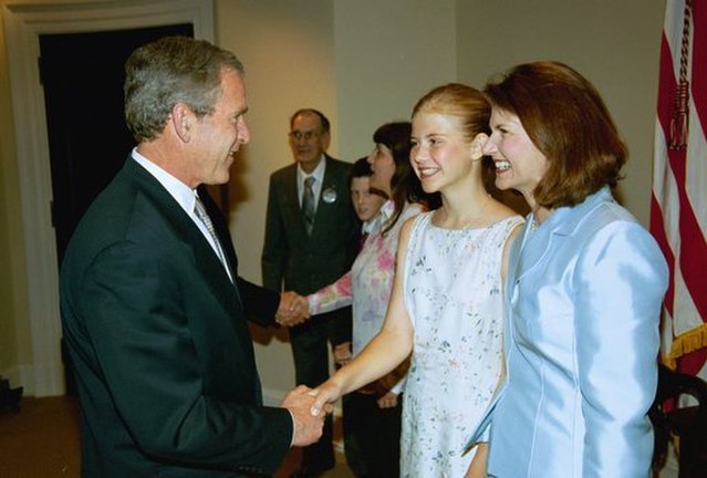 [[File:Elizabeth Smart White House.jpg|Elizabeth_Smart_White_House]] 