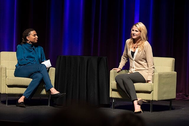 [[File:COD Presents An Evening with Elizabeth Smart (53280985325).jpg|COD_Presents_An_Evening_with_Elizabeth_Smart_(53280985325)]] 