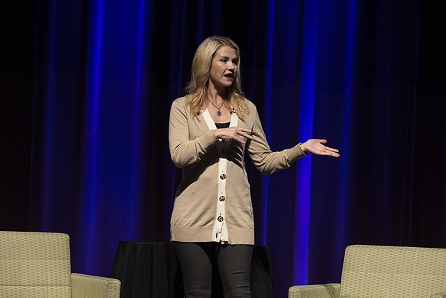 [[File:COD Presents An Evening with Elizabeth Smart (53280985455).jpg|COD_Presents_An_Evening_with_Elizabeth_Smart_(53280985455)]]