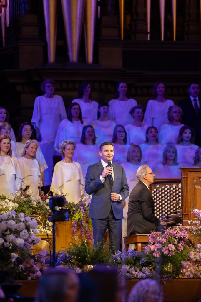 Photo by Kelly Taylor- Tabernacle Choir at Temple Square