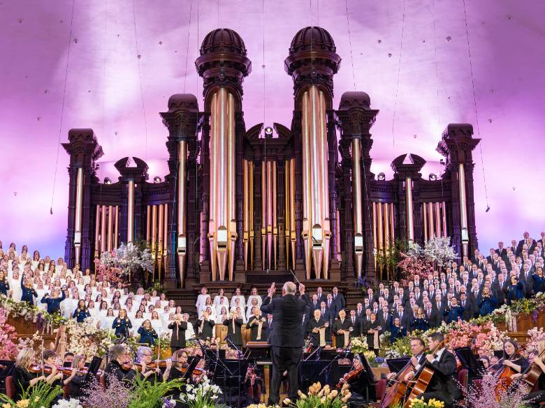 Photo by Kelly Taylor- Tabernacle Choir at Temple Square