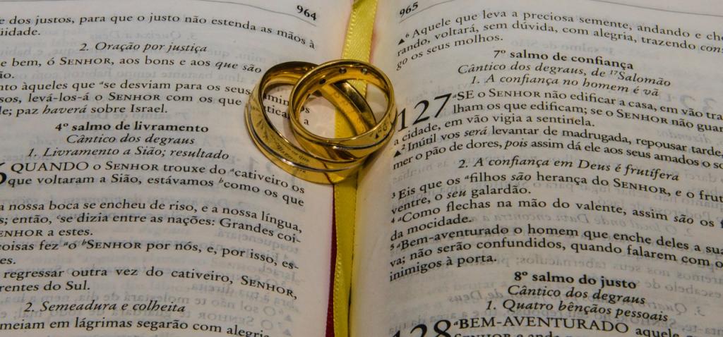 The Bible: license for domestic violence in Portugal? (Pixabay)