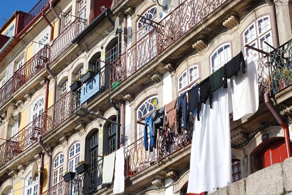 Apartments in the city of Porto (Pixabay)