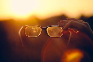 dirty glasses cloudy vision