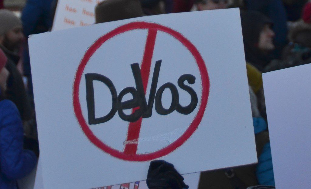 NO DeVos