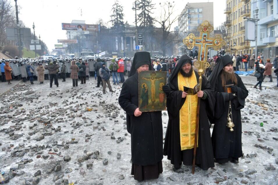 ukraine-monks-or-priests.jpg