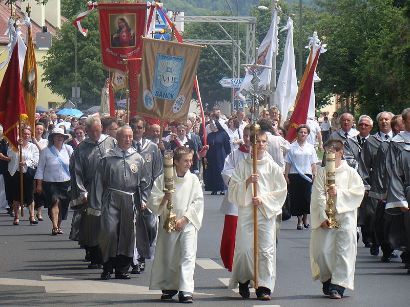 (A Corpus Christi procession in Sanok from Wikipedia Commons)