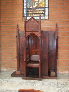 A confessional in Columbia, by SajoR.