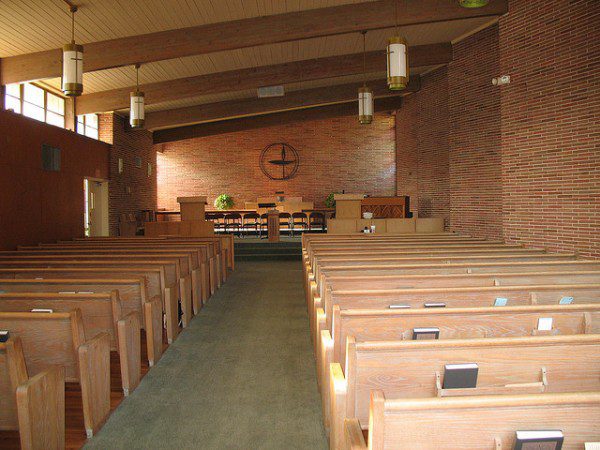 Beautiful sanctuary of the UU Fellowship of Montgomery, AL - photo by Natalie Maynor (May 2007) (cc)