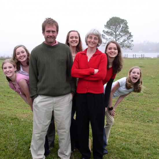 family-1405350_19201