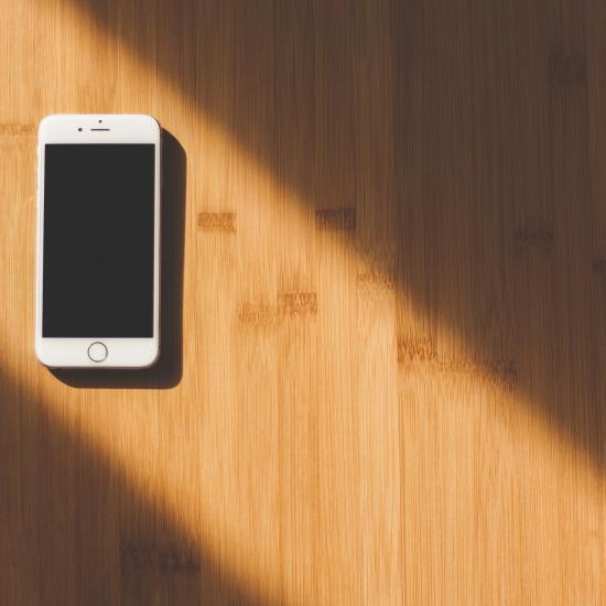 iphone-2617704_1920