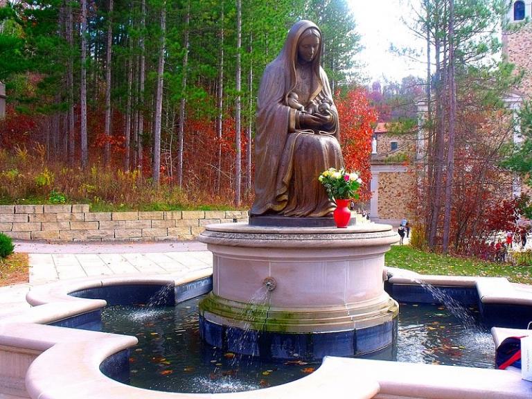 memorial to the unborn statue