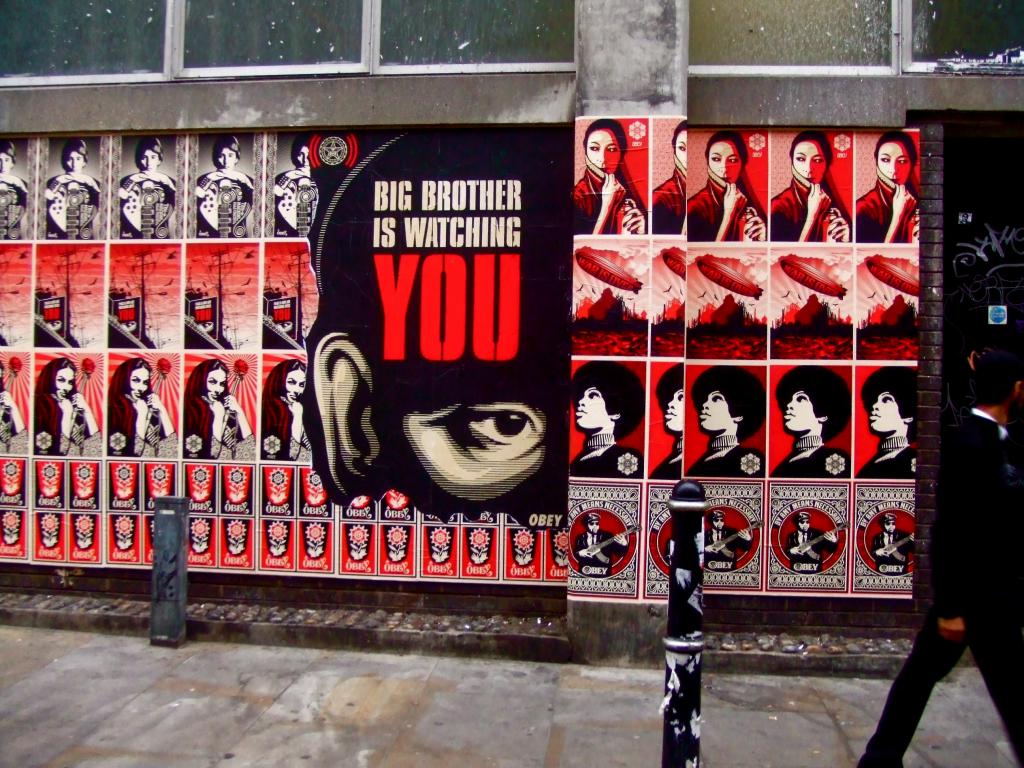 American street artist Shepard Fairey comes to London's east end. Brick Lane, 2007 (tim rich and lesley katon CC BY-NC-ND 2.0 https://www.flickr.com/photos/timrich26/3048134488/)