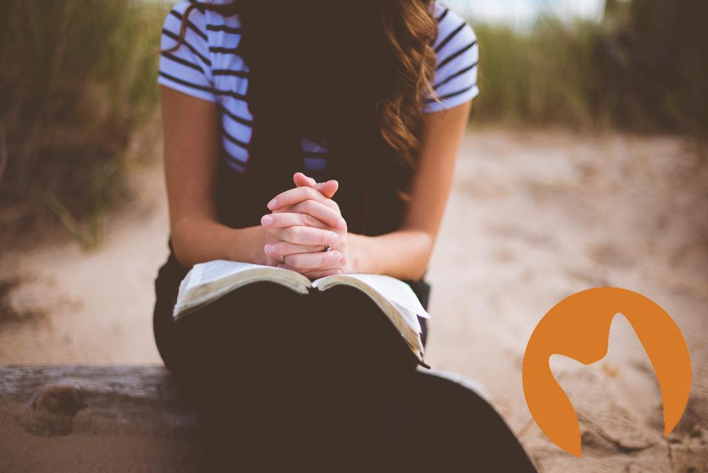 Praying Hnads (Photo by Ben White on Unsplash CC0)