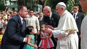 Pope Francis with children at the Malacañan Palace January 16, 2015