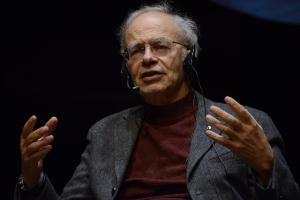 Peter Singer at Fronteiras do Pensamento (fronteirs of thought) in Porto . Brazil Alegre 2013