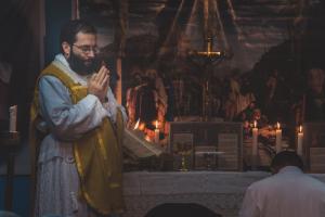 Priest celebrating extraordinary form