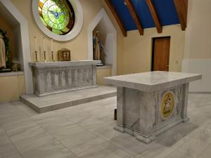 The eucharistic table.