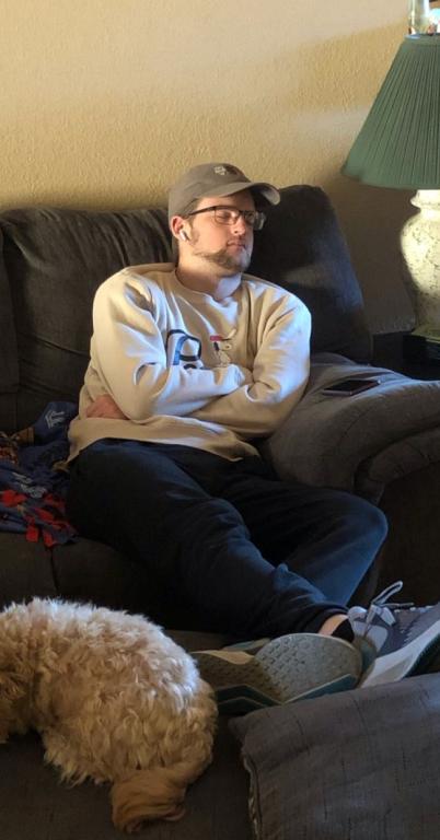 JVI-Cruz-Matt-Ingle-snoozing-great-room-thanksgiving