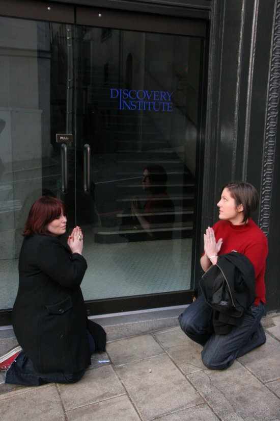 New Contest: Praying Outside the Discovery Institute