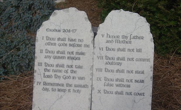 Oakland Zoo Agrees to Remove Unnecessary Ten Commandments Monument